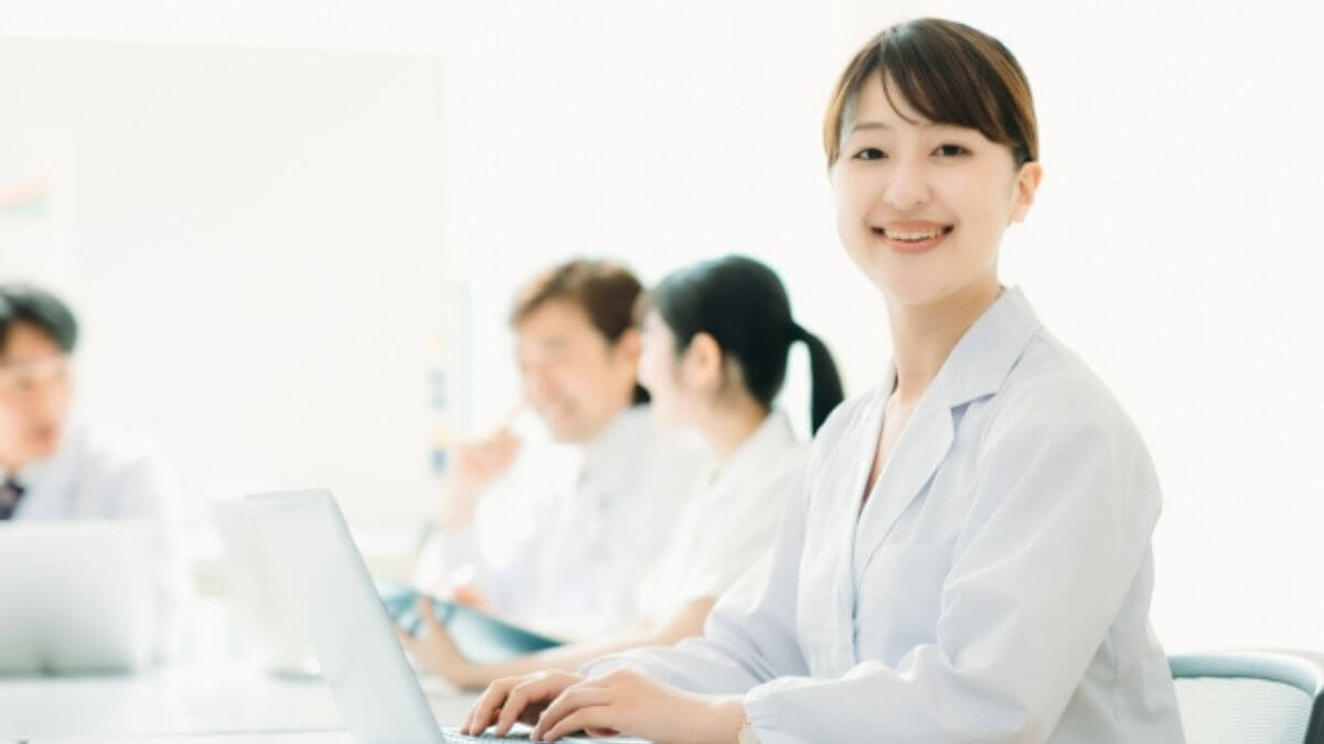 心理カウンセラーが働く場所について書いた記事のアイキャッチ画像